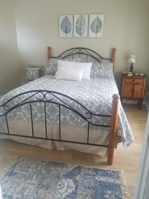 2nd bedroom