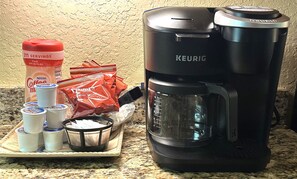 Dual coffee maker (Keurig Pod & Carafe) and coffee starter kit
