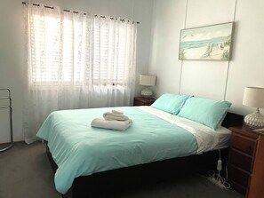 Second Queen room
