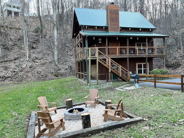 Privacy & location, just 1 mi from Ober Gatlinburg.