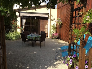 Private courtyard