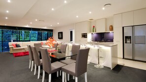 Kitchen & Dining Area