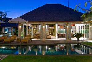 2 BR, 250mtr from Seminyak Beach, Staff