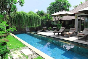 2 BR, 250mtr from Seminyak Beach, Staff