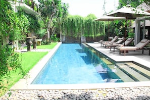 2 BR, 250mtr from Seminyak Beach, Staff