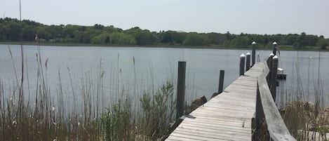 Private dock to enjoy a coffee, catching crabs, swimming or watching the sun set