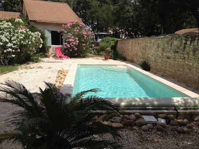 Arpaillargues-et-Aureillac: cerca de la casa de vacaciones Uzès Piscina 7m: 3 camas / 135 m2 en el centro de un gran jardín