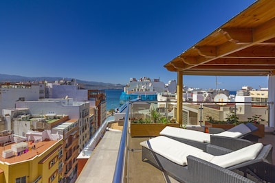 Luxury Penthouse with Stunning Views at the Best Bit of Las Palmas Beach