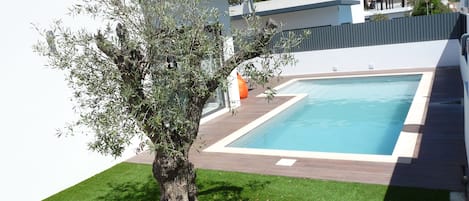piscine ensoleillée avec jardin privé
Sunny pool with private garden