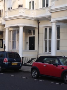 Central, lovely, spacious flat near Kensington Palace, Selfridges, Paddington