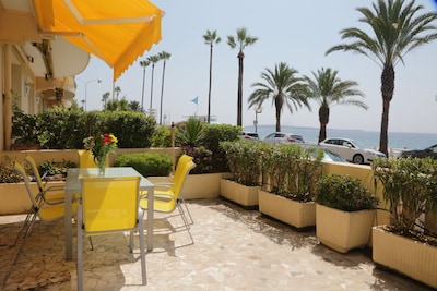 Sea view, Beach-Front Cannes Apart, Central,  2 Bed/2 Bath,A/C,Parking, Wifi