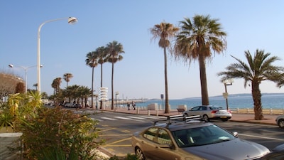 Sea view, Beach-Front Cannes Apart, Central,  2 Bed/2 Bath,A/C,Parking, Wifi