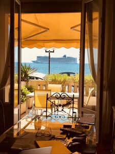 Sea view, Beach-Front Cannes Apart, Central,  2 Bed/2 Bath,A/C,Parking, Wifi