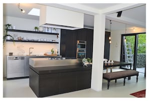 Fully equipped brand-new kitchen