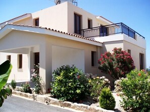 Front View of Spacious Three Bedroomed Villa, Car Parking, Side walk to Garden