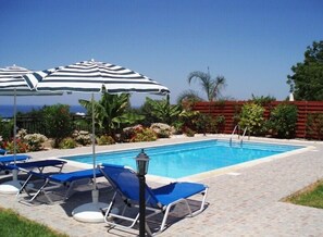 Private Lovely Swimming Pool, Views, Garden, BBQ, Sunbeds, Umbrellas