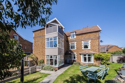 Large, Family &  Pet Friendly, 3 Storey House In Hunstanton, Close To The Beach
