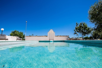 Trullo with pool surrounded by nature ... A few km from Polignano a Mare