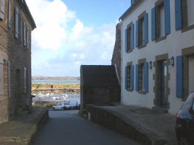 Meerblick-Apartment in der Nähe von Pier und Strände