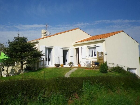 Jolie maison Vendéenne de caractère (proximité golf mer plage port et campagne)