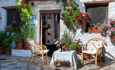 Casa especial, cómoda y tradicional con encantos y WiFi en Capileira, Alpujarras