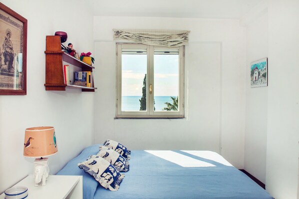 Double bedroom with sea view