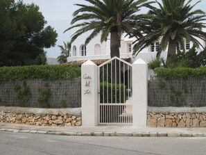 Entrance to the property