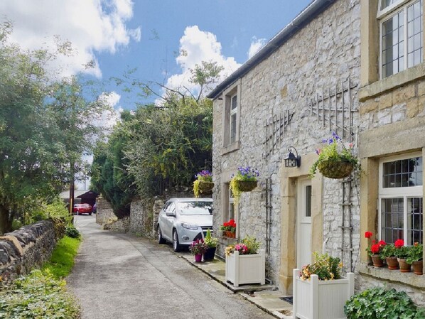 Front of Acorn Cottage