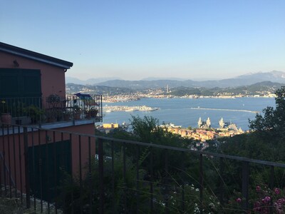 Haus auf den Golf der Poeten mit Blick - La Spezia in den Cinque Terre Park