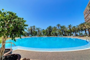 Hotel swimming pool available