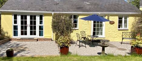 Welcome to our beautiful one bedroom cottage for two guests