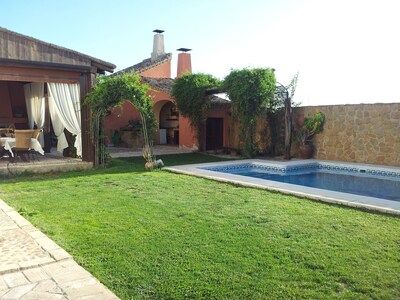 House Cortijo de best qualities, pool, 2 fireplaces, large barbecue, etc.