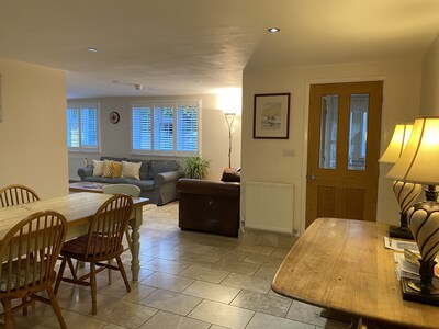 Rosemary Cottage 5* family & wheelchair friendly,tennis court  beautiful grounds