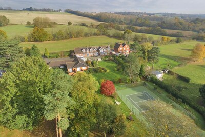 Rosemary Cottage 5* family & wheelchair friendly,tennis court  beautiful grounds