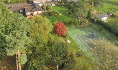 Rosemary Cottage 5* family & wheelchair friendly,tennis court  beautiful grounds