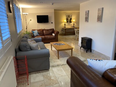 Rosemary Cottage 5* family & wheelchair friendly,tennis court  beautiful grounds