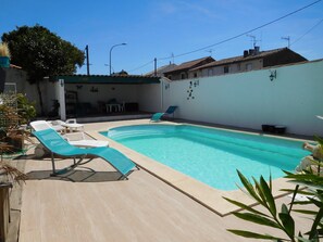 Newly renovated pool area 2016. New tile and a lick of paint.