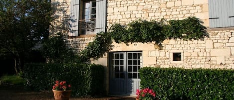 Le Gîte les Marronniers, un bâtiment du XIXe siècle en tuffeau, rénové