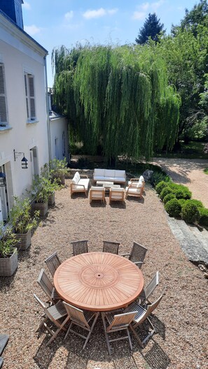 Terrasse pour déjeuner et prendre le café