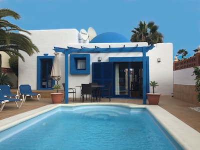 Corralejo - Villa independiente con piscina propia, zona de barbacoa y pérgola, wifi gratuito 
