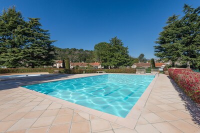 CHARMANTE Villa à
BIOT  Cote d'Azur  Piscine Tennis Air Cond  Wifi
3 chambres