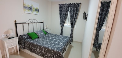 APARTMENT, 1st LINE BEACH, WIFI, GARAGE, AIR CONDITIONING 2-4 PLACES, BROKEN (CÁDIZ)