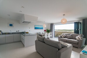 Sea Front with Hot Tub