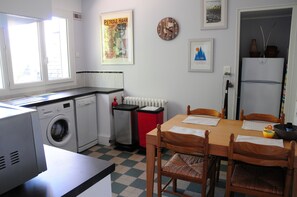 Kitchen/Dining Area