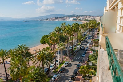 Cannes Croisette FIF available 18/05 to 25/05(garage wifi vue panoramique 7eme 