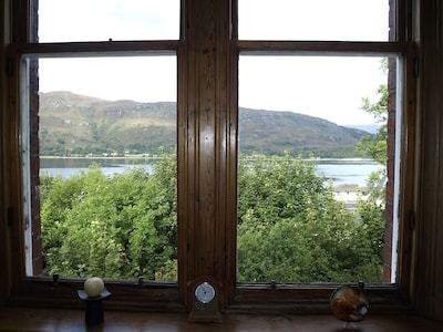 A large, comfortable apartment with great views  close to Fort William  centre. 