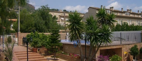 VISTA PISCINA DESDE TERRAZA  OESTE