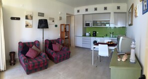 Living room & Kitchen