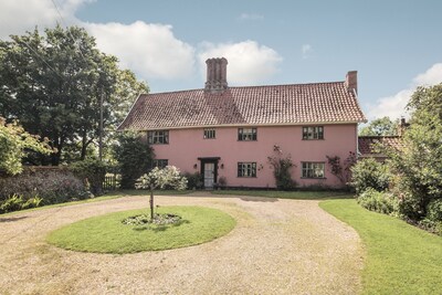 ABBEY FARM - 16TH CENTURY - 5 BEDROOMS - RURAL LOCATION IN ITS OWN GROUNDS