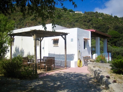 Casa Maria, typical Aeolian house with terrace and sea view